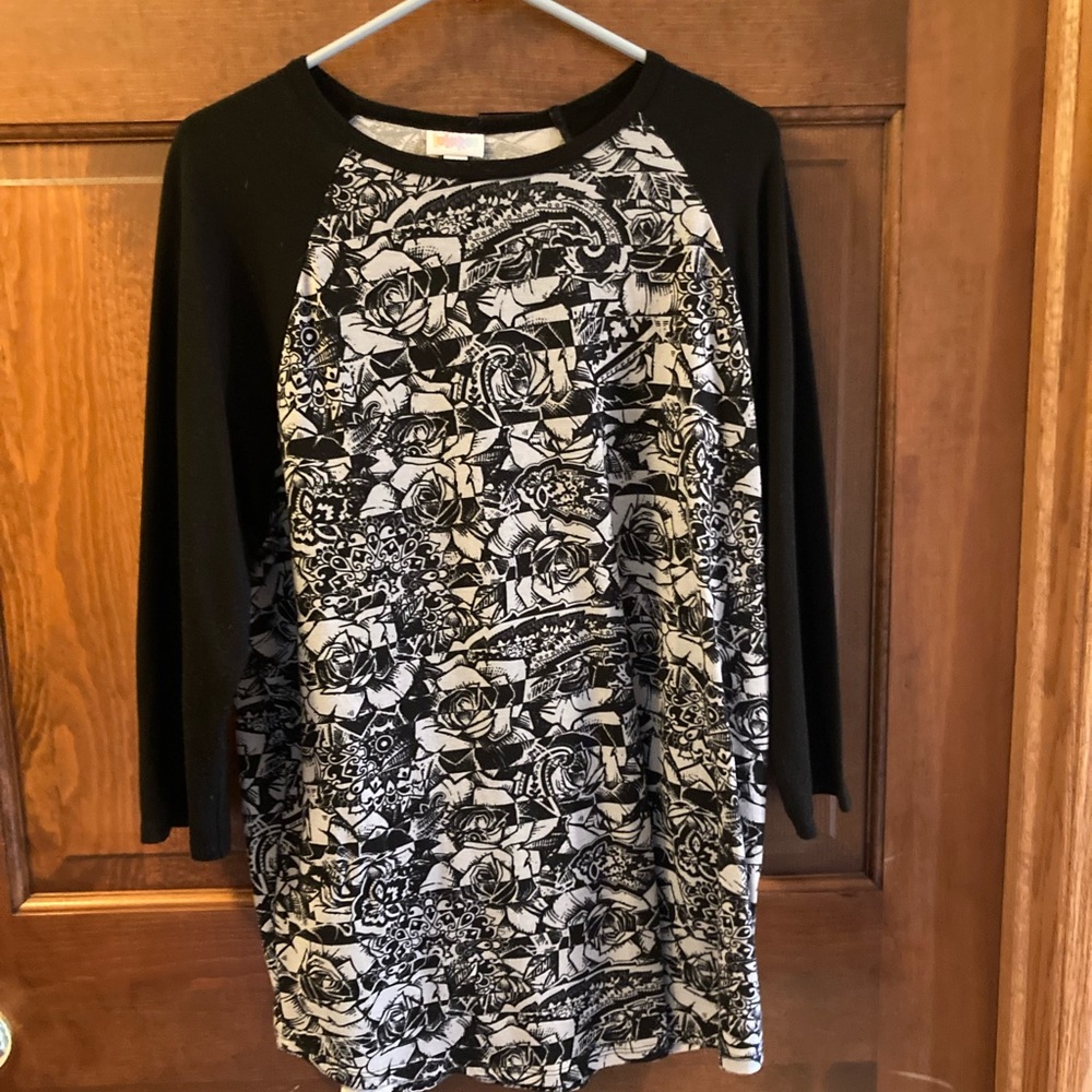 Lularoe Randy 3/4 length sleeve shirt size 2X